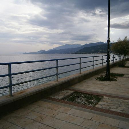 Antonios Rooms Акрата Экстерьер фото