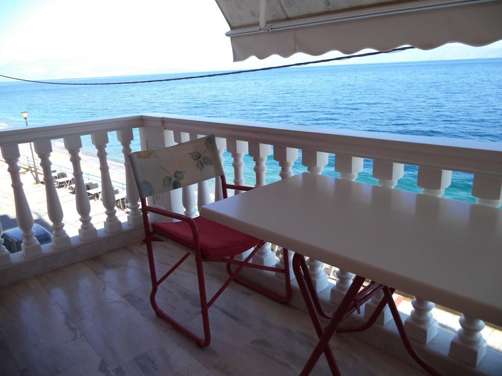 Antonios Rooms Акрата Экстерьер фото