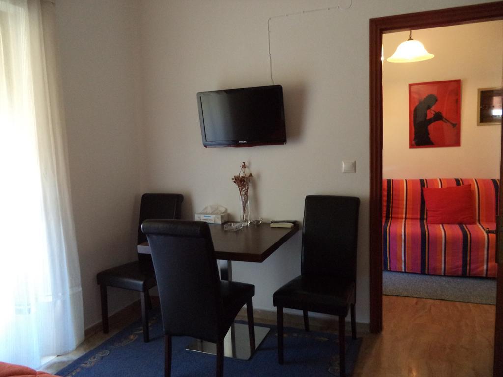 Antonios Rooms Акрата Экстерьер фото