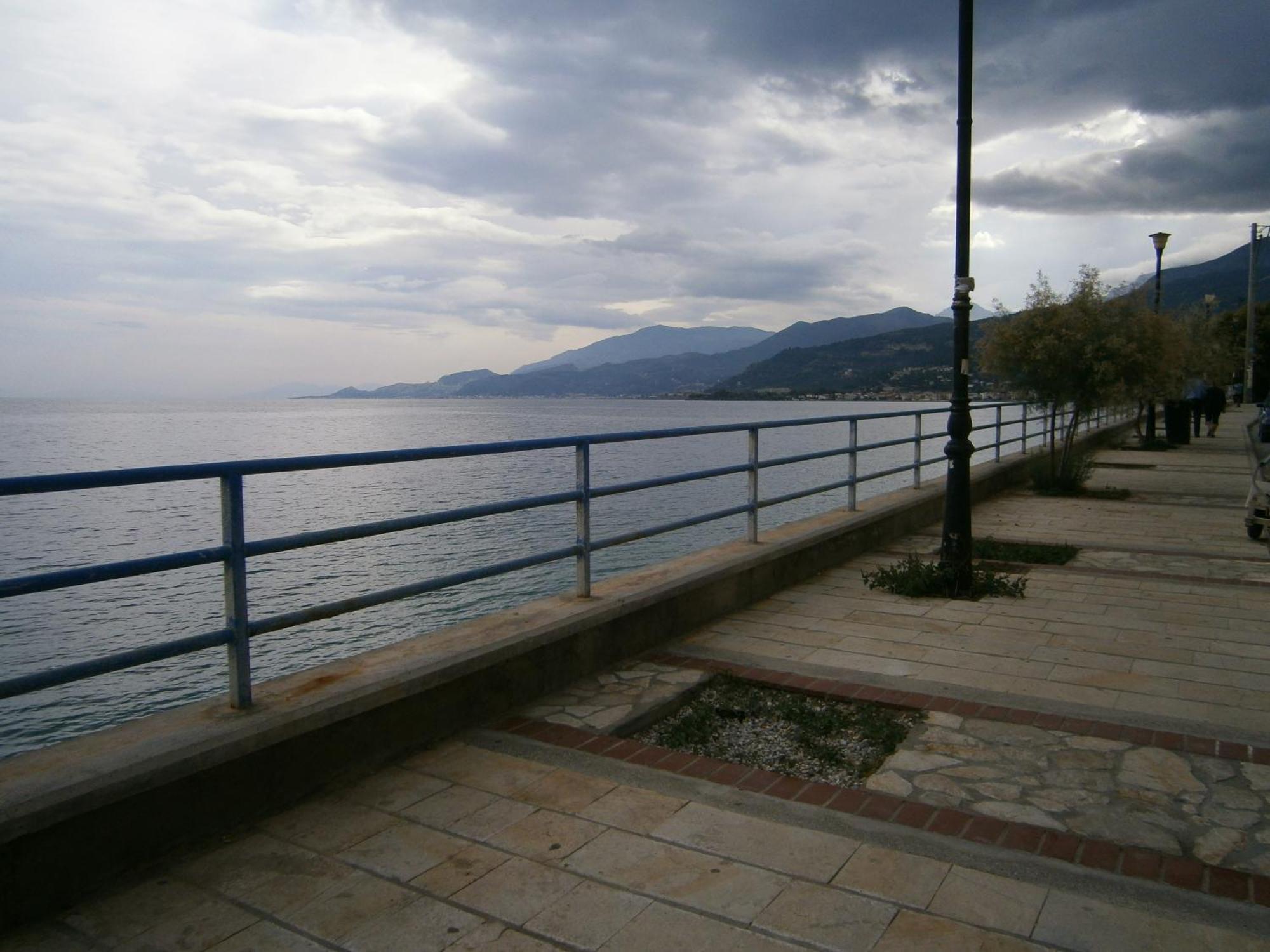 Antonios Rooms Акрата Экстерьер фото